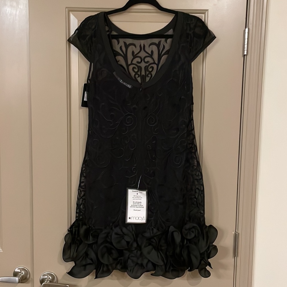 Beautiful LBD! Size 10 - Picture 2 of 2
